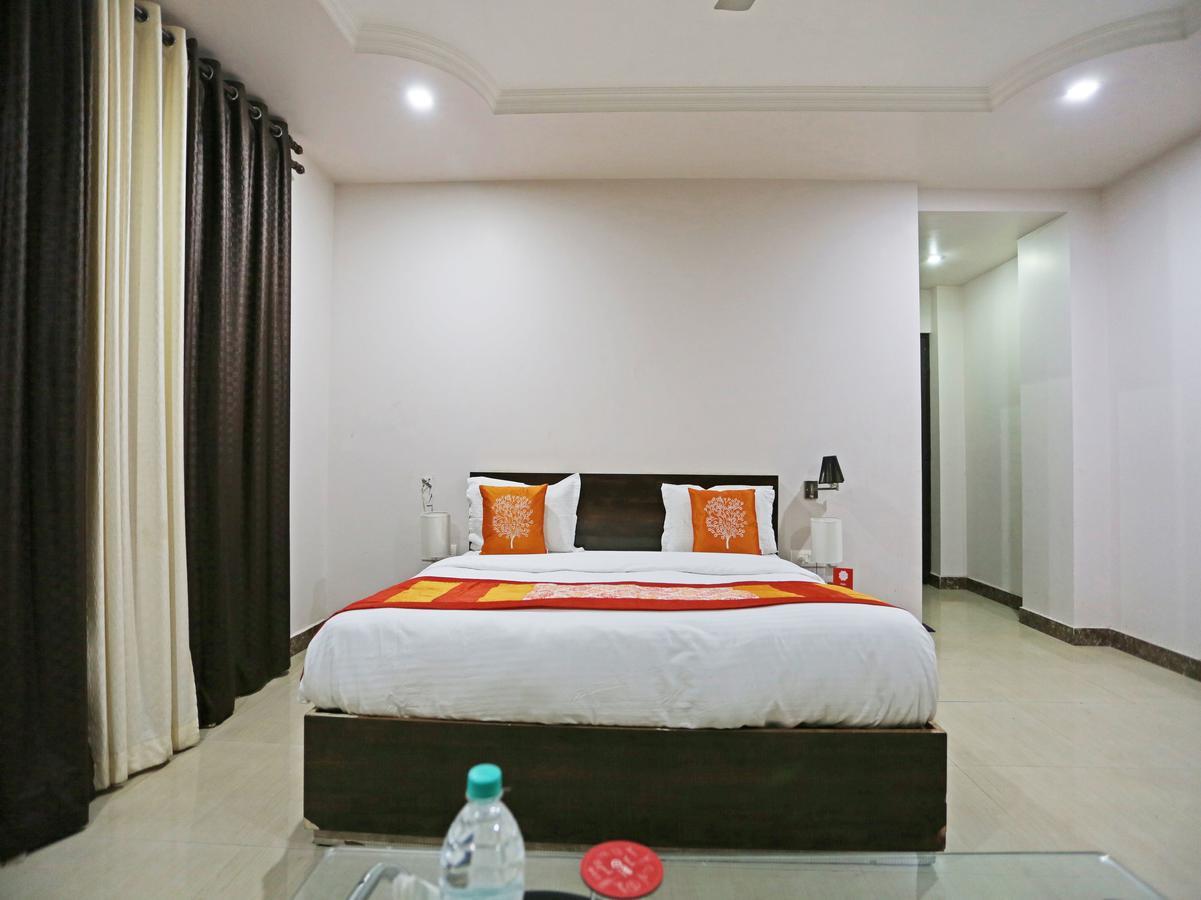 Oyo 4635 Sheetal Hotel Haldwāni Dış mekan fotoğraf