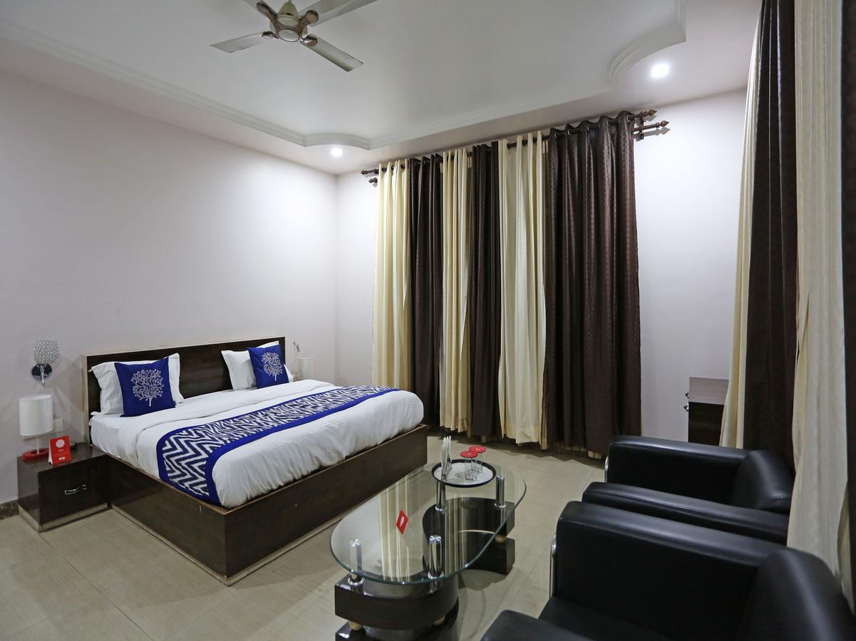 Oyo 4635 Sheetal Hotel Haldwāni Dış mekan fotoğraf