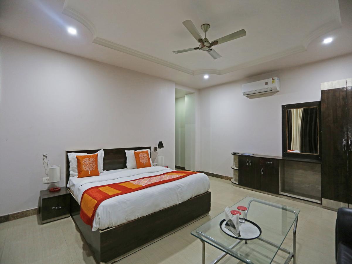 Oyo 4635 Sheetal Hotel Haldwāni Dış mekan fotoğraf