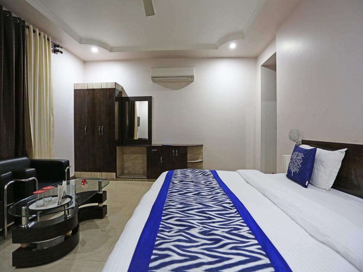 Oyo 4635 Sheetal Hotel Haldwāni Dış mekan fotoğraf