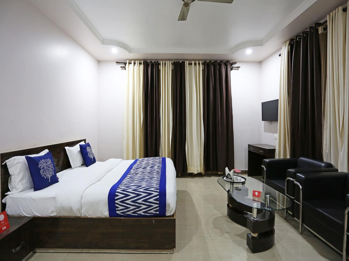 Oyo 4635 Sheetal Hotel Haldwāni Dış mekan fotoğraf